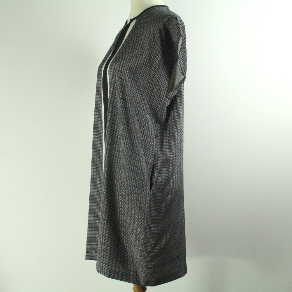 Vince Silk Black Geometric Print Dolman Cap Sleeve Split V-Neck Mini Dress S NWT - Picture 4 of 7
